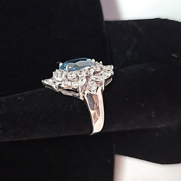 Blue Topaz Oval Ring Stamped 925 - Picture 5 of 9